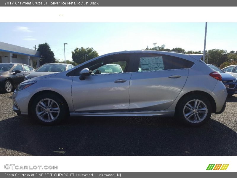 Silver Ice Metallic / Jet Black 2017 Chevrolet Cruze LT