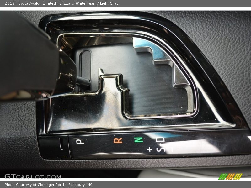 Blizzard White Pearl / Light Gray 2013 Toyota Avalon Limited