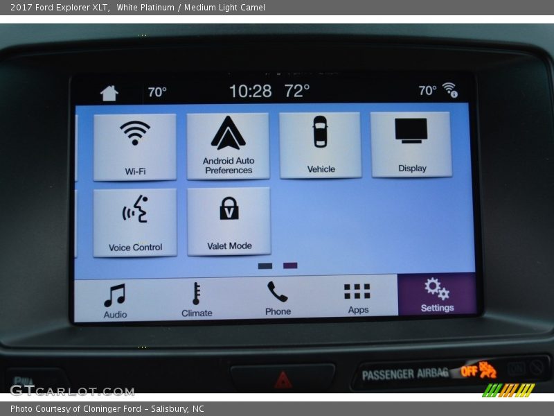 White Platinum / Medium Light Camel 2017 Ford Explorer XLT
