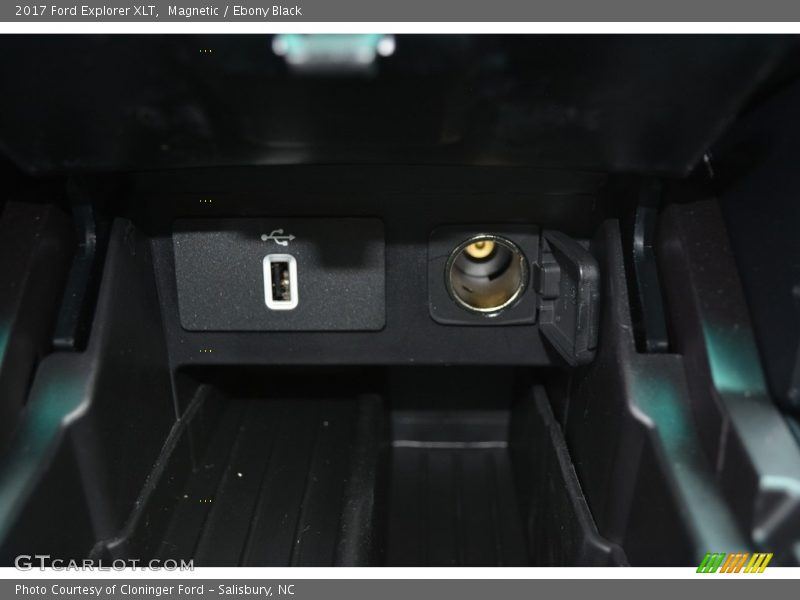 Magnetic / Ebony Black 2017 Ford Explorer XLT