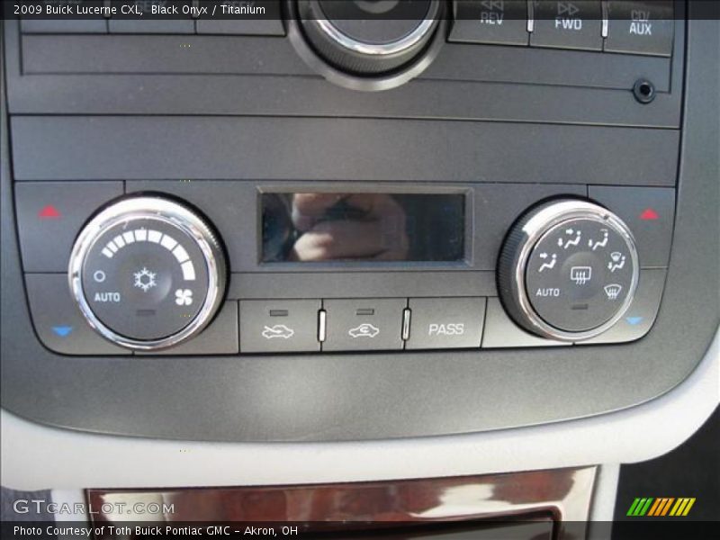 Black Onyx / Titanium 2009 Buick Lucerne CXL