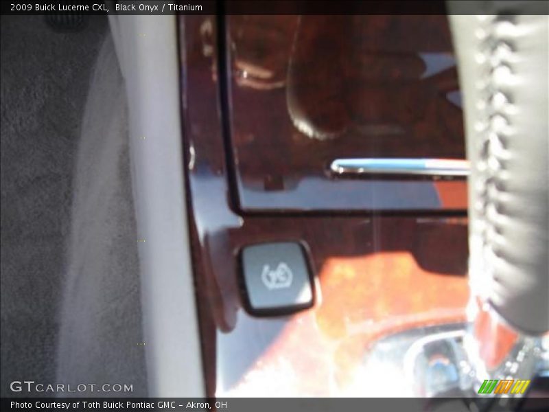Black Onyx / Titanium 2009 Buick Lucerne CXL