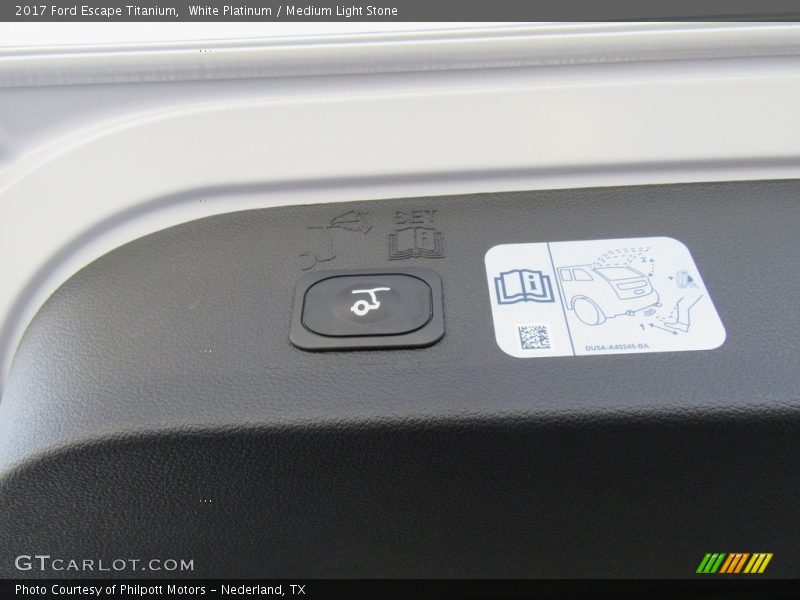 White Platinum / Medium Light Stone 2017 Ford Escape Titanium