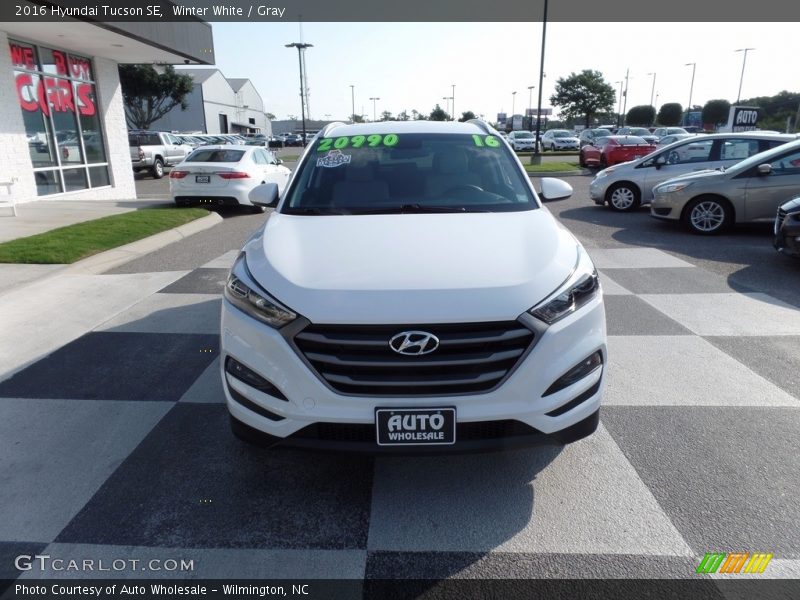 Winter White / Gray 2016 Hyundai Tucson SE