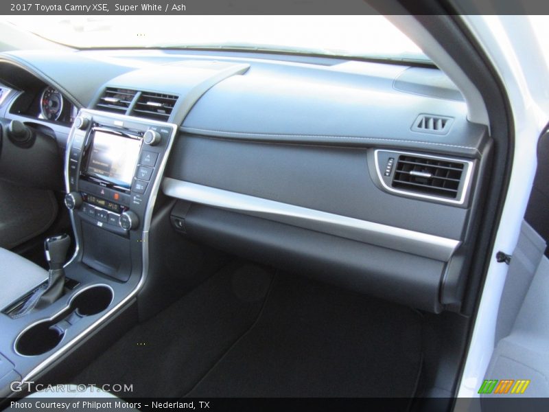 Super White / Ash 2017 Toyota Camry XSE