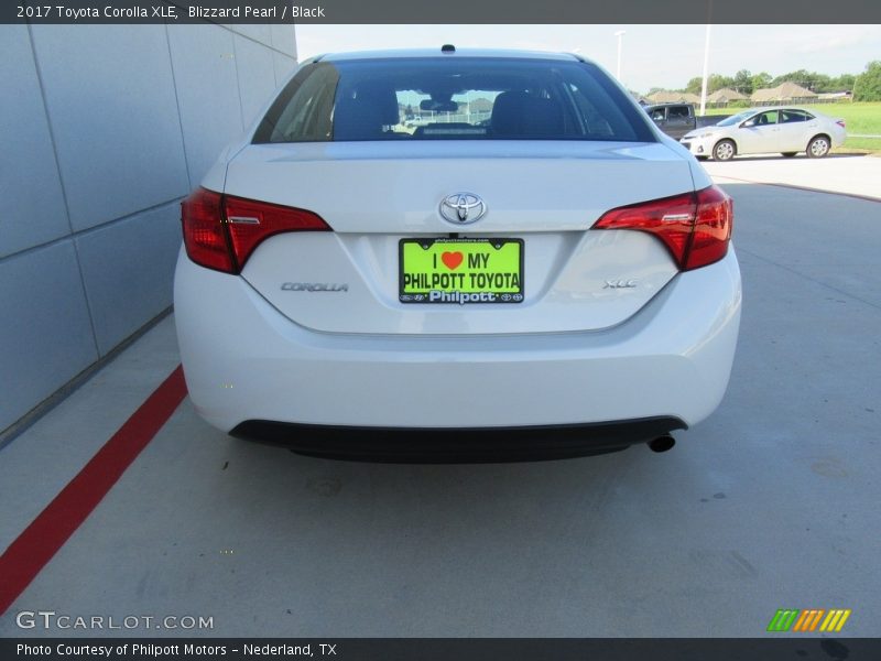 Blizzard Pearl / Black 2017 Toyota Corolla XLE