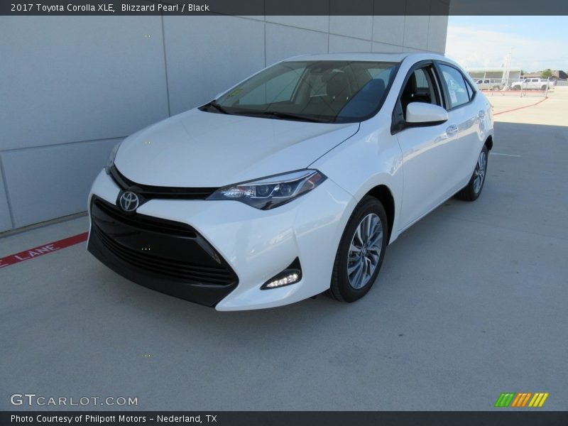 Front 3/4 View of 2017 Corolla XLE