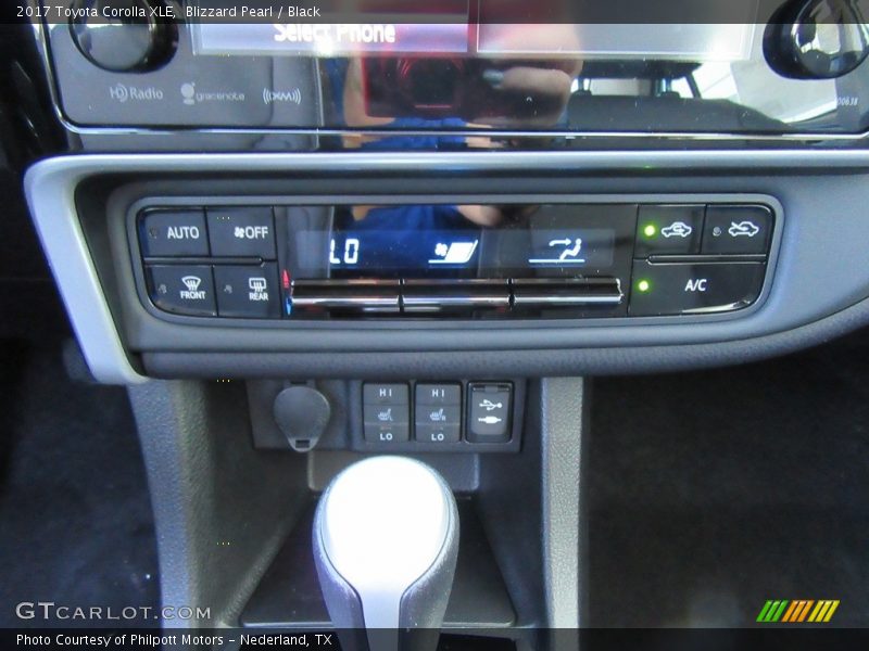 Controls of 2017 Corolla XLE