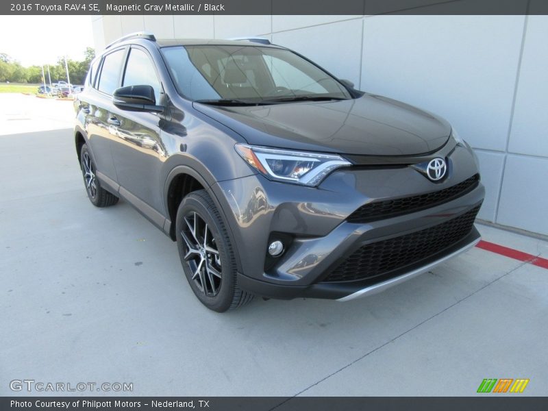 Magnetic Gray Metallic / Black 2016 Toyota RAV4 SE