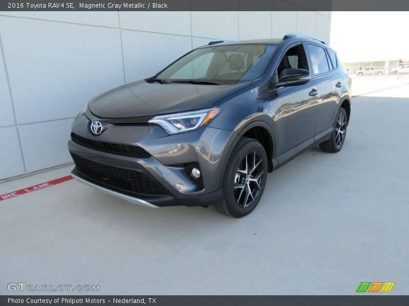 Magnetic Gray Metallic / Black 2016 Toyota RAV4 SE