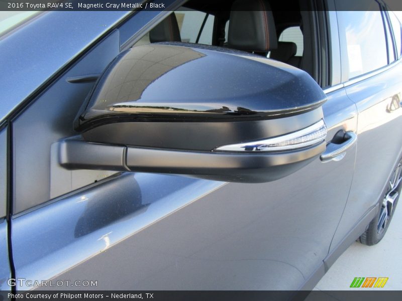 Magnetic Gray Metallic / Black 2016 Toyota RAV4 SE
