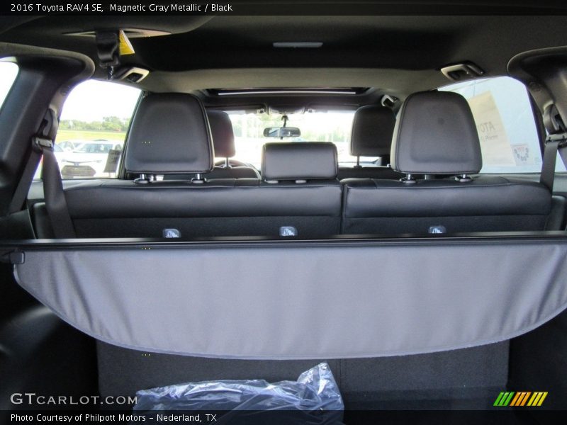 Magnetic Gray Metallic / Black 2016 Toyota RAV4 SE