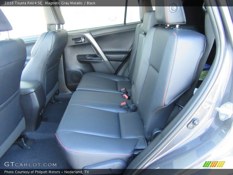 Magnetic Gray Metallic / Black 2016 Toyota RAV4 SE