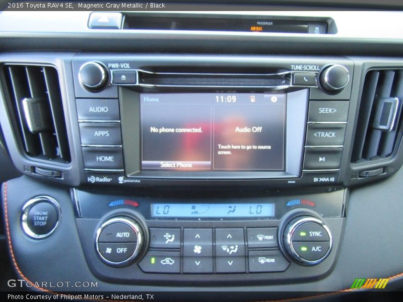Magnetic Gray Metallic / Black 2016 Toyota RAV4 SE