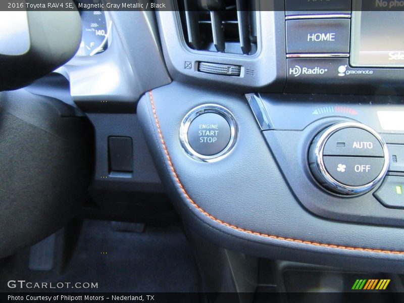 Magnetic Gray Metallic / Black 2016 Toyota RAV4 SE
