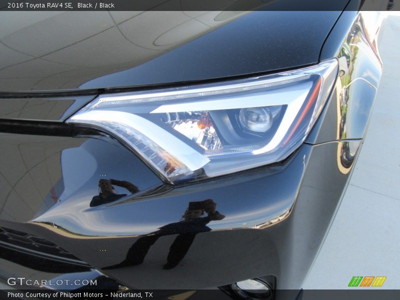 Black / Black 2016 Toyota RAV4 SE