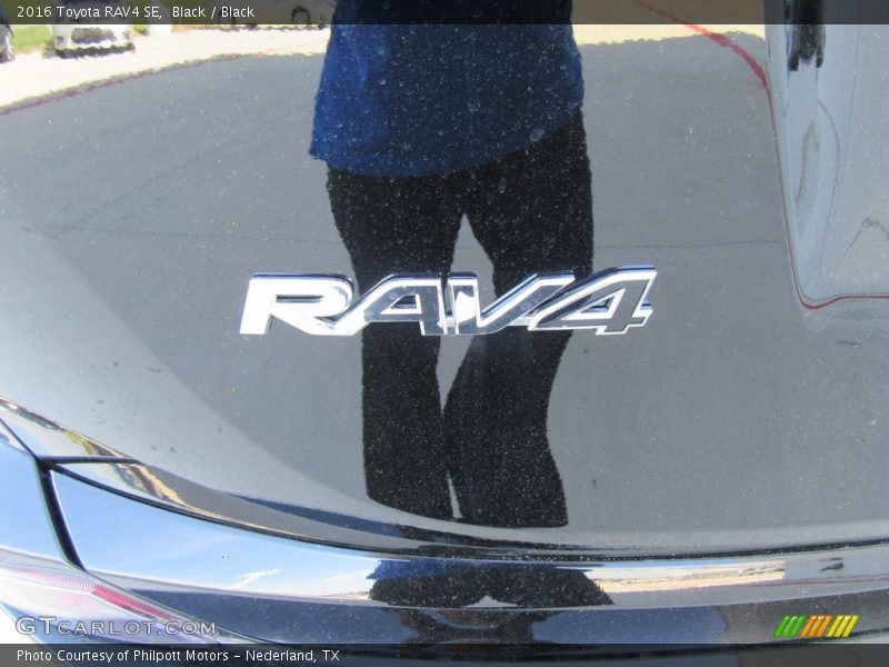 Black / Black 2016 Toyota RAV4 SE