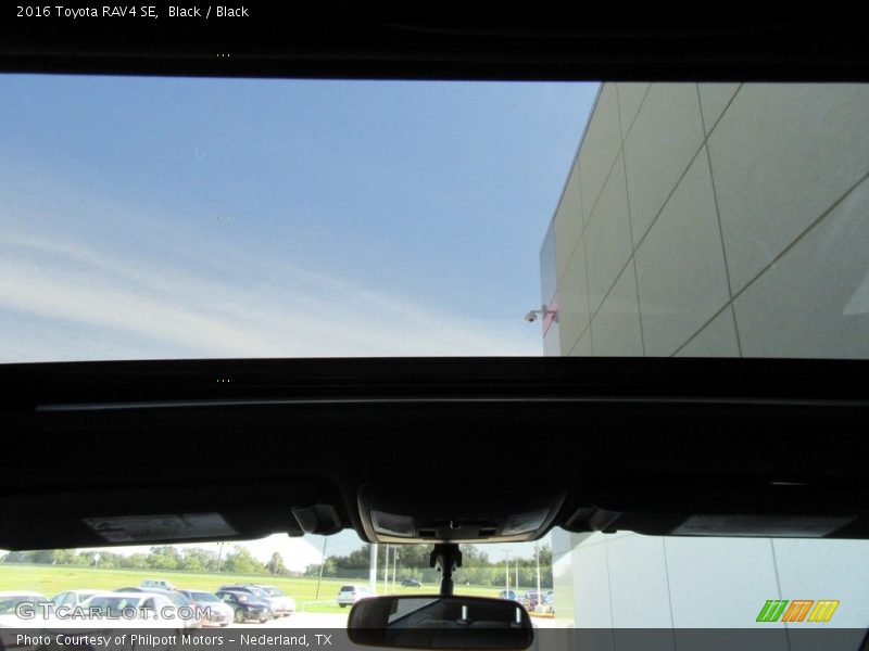 Black / Black 2016 Toyota RAV4 SE