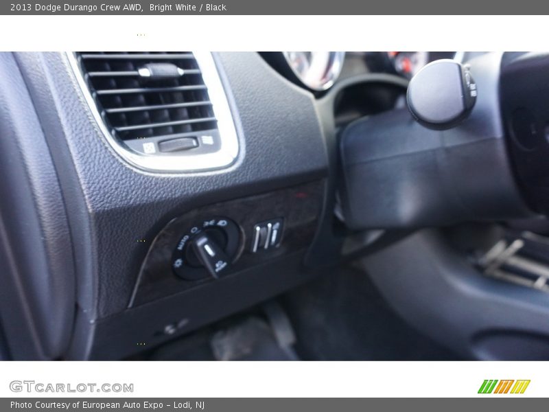 Bright White / Black 2013 Dodge Durango Crew AWD