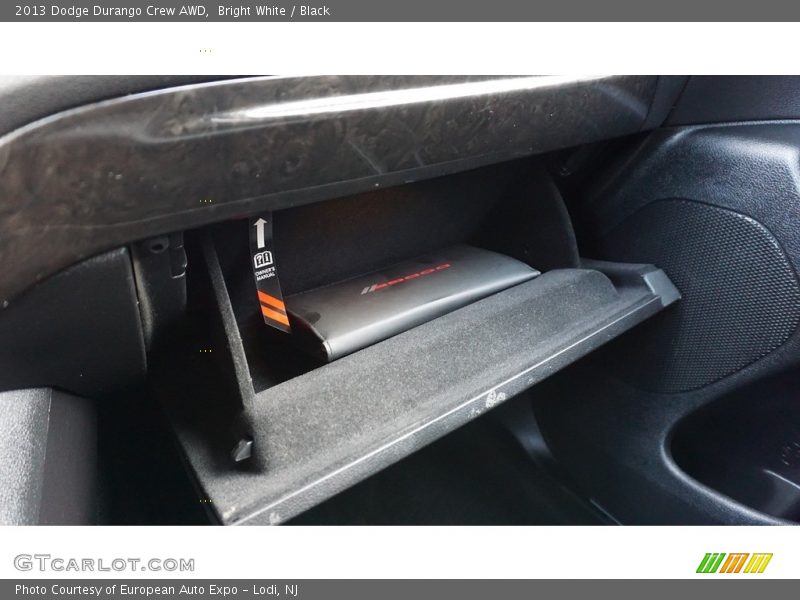 Bright White / Black 2013 Dodge Durango Crew AWD