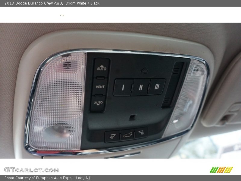 Bright White / Black 2013 Dodge Durango Crew AWD