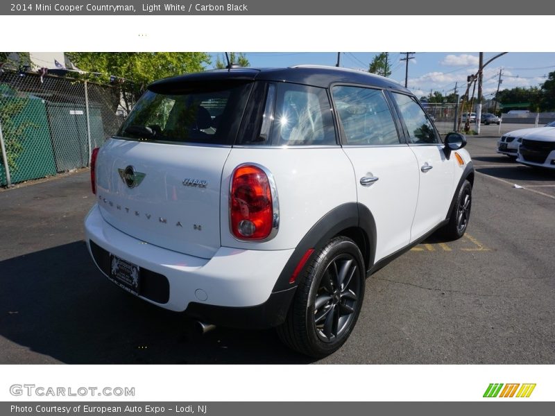 Light White / Carbon Black 2014 Mini Cooper Countryman