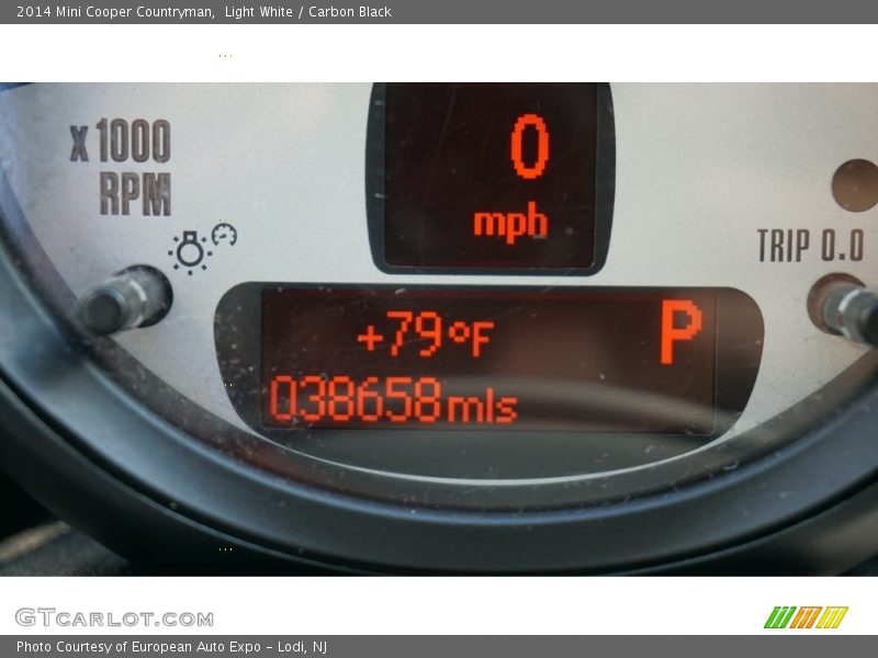 Light White / Carbon Black 2014 Mini Cooper Countryman
