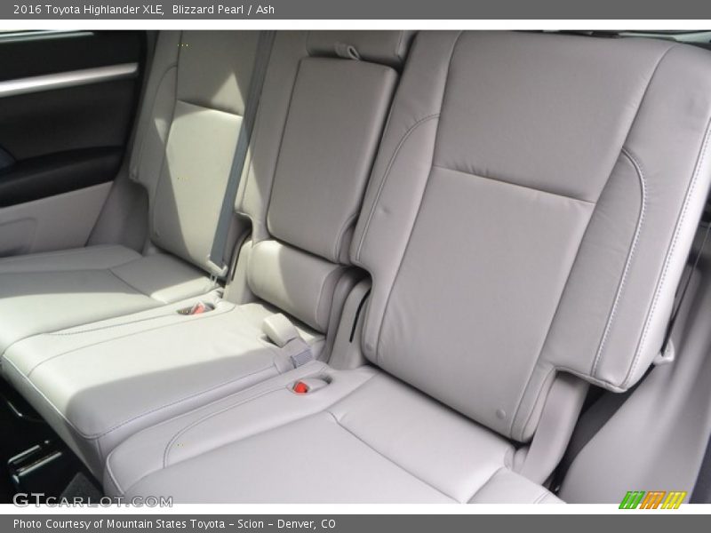 Blizzard Pearl / Ash 2016 Toyota Highlander XLE