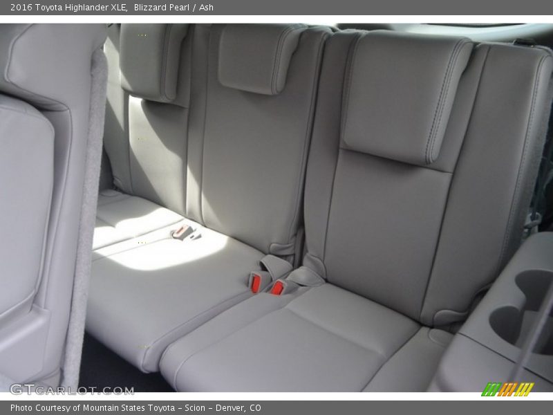 Blizzard Pearl / Ash 2016 Toyota Highlander XLE