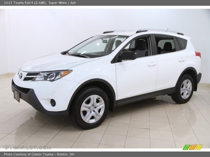 Super White / Ash 2013 Toyota RAV4 LE AWD