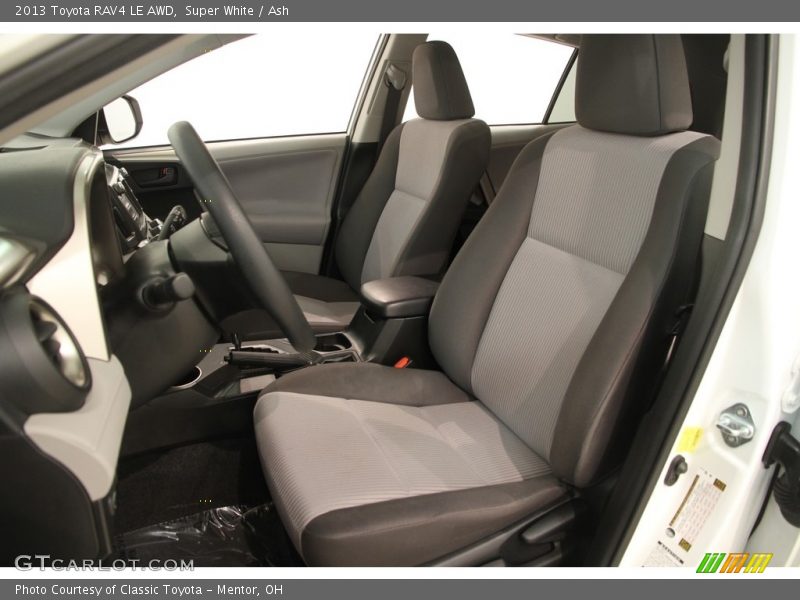 Super White / Ash 2013 Toyota RAV4 LE AWD