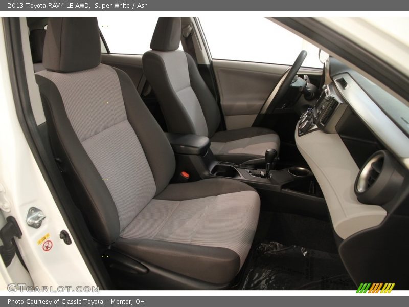 Super White / Ash 2013 Toyota RAV4 LE AWD