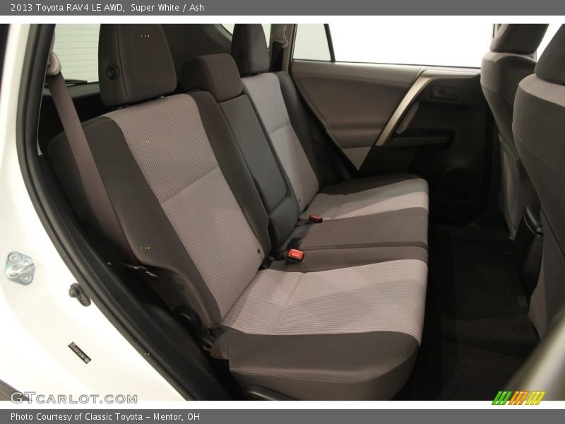 Super White / Ash 2013 Toyota RAV4 LE AWD