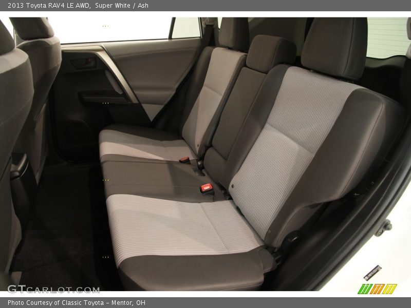 Super White / Ash 2013 Toyota RAV4 LE AWD