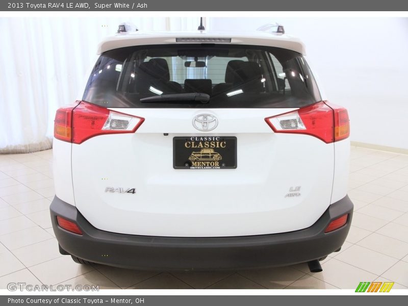 Super White / Ash 2013 Toyota RAV4 LE AWD