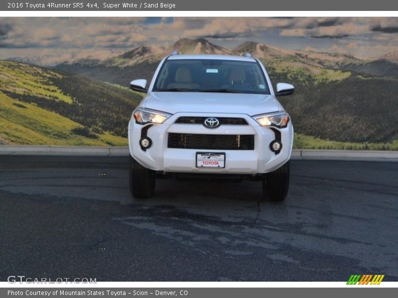 Super White / Sand Beige 2016 Toyota 4Runner SR5 4x4