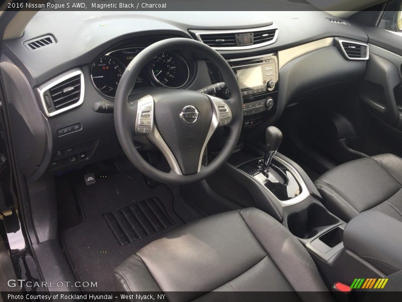Magnetic Black / Charcoal 2016 Nissan Rogue S AWD