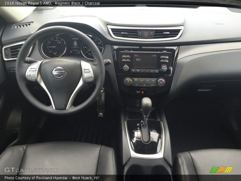 Magnetic Black / Charcoal 2016 Nissan Rogue S AWD