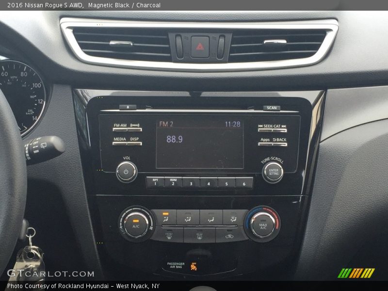 Magnetic Black / Charcoal 2016 Nissan Rogue S AWD