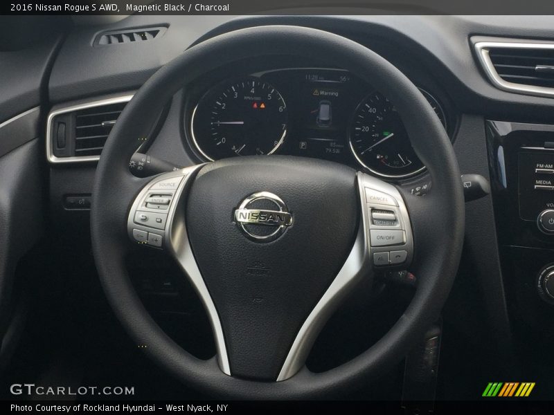 Magnetic Black / Charcoal 2016 Nissan Rogue S AWD
