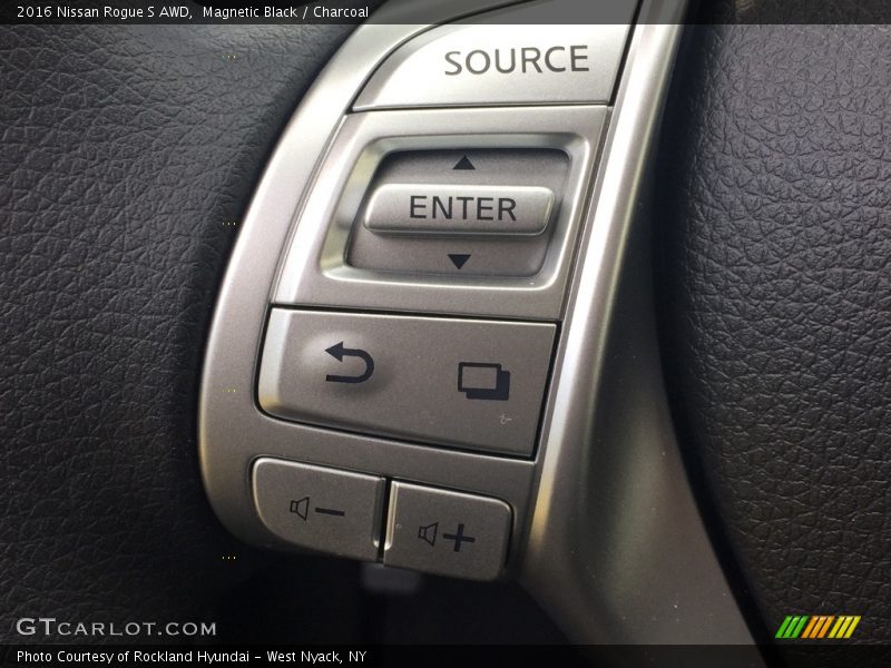 Magnetic Black / Charcoal 2016 Nissan Rogue S AWD