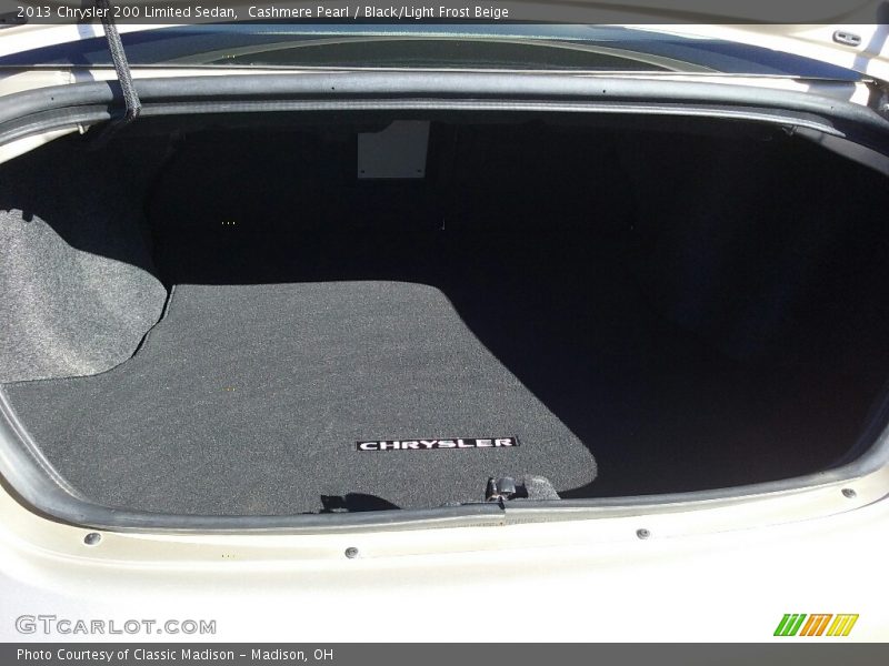 Cashmere Pearl / Black/Light Frost Beige 2013 Chrysler 200 Limited Sedan
