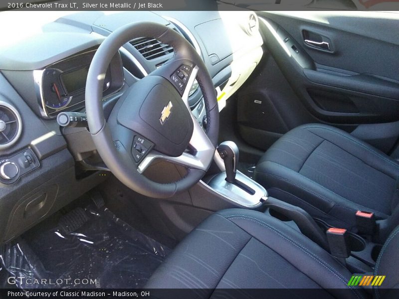 Silver Ice Metallic / Jet Black 2016 Chevrolet Trax LT