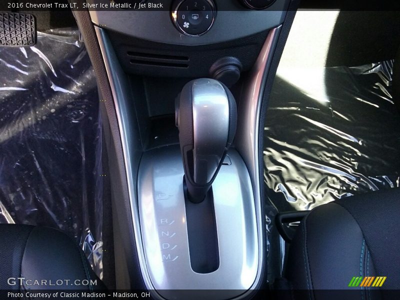 Silver Ice Metallic / Jet Black 2016 Chevrolet Trax LT