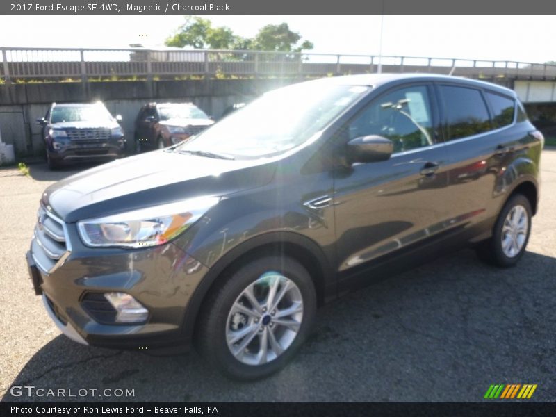 Magnetic / Charcoal Black 2017 Ford Escape SE 4WD