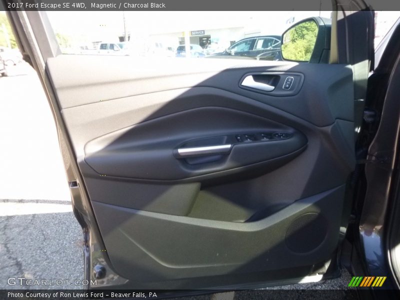 Magnetic / Charcoal Black 2017 Ford Escape SE 4WD
