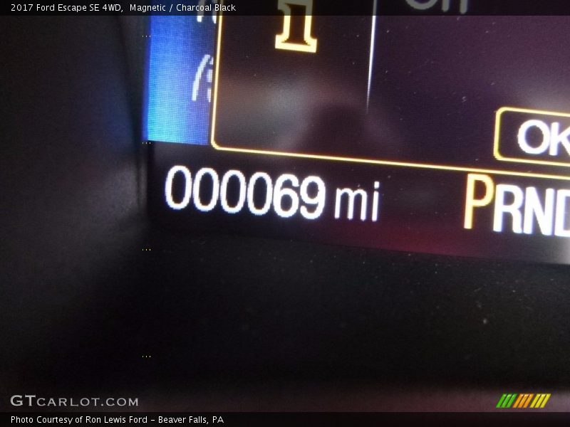 Magnetic / Charcoal Black 2017 Ford Escape SE 4WD