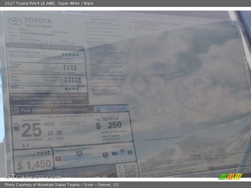 Super White / Black 2017 Toyota RAV4 LE AWD