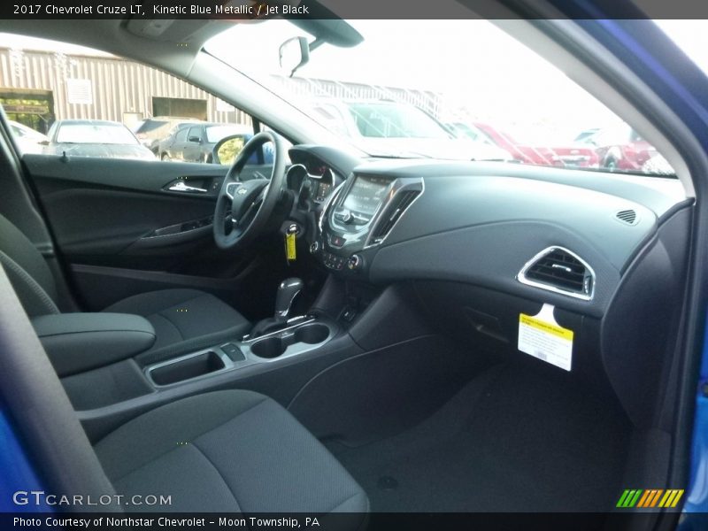 Kinetic Blue Metallic / Jet Black 2017 Chevrolet Cruze LT