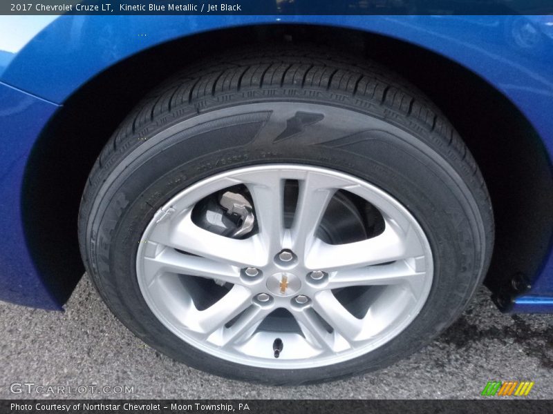 Kinetic Blue Metallic / Jet Black 2017 Chevrolet Cruze LT